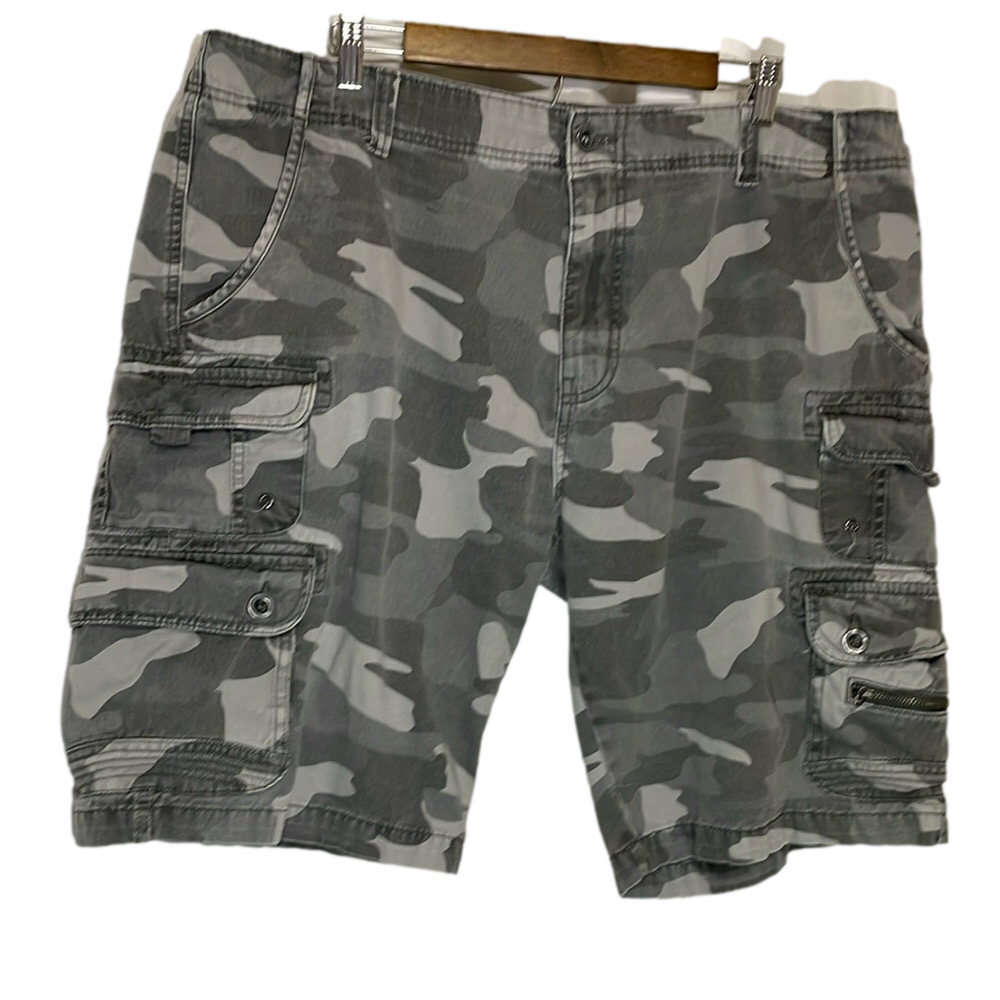 MEN’S IRON CO. CAMO CARGO SHORTS SZ 40